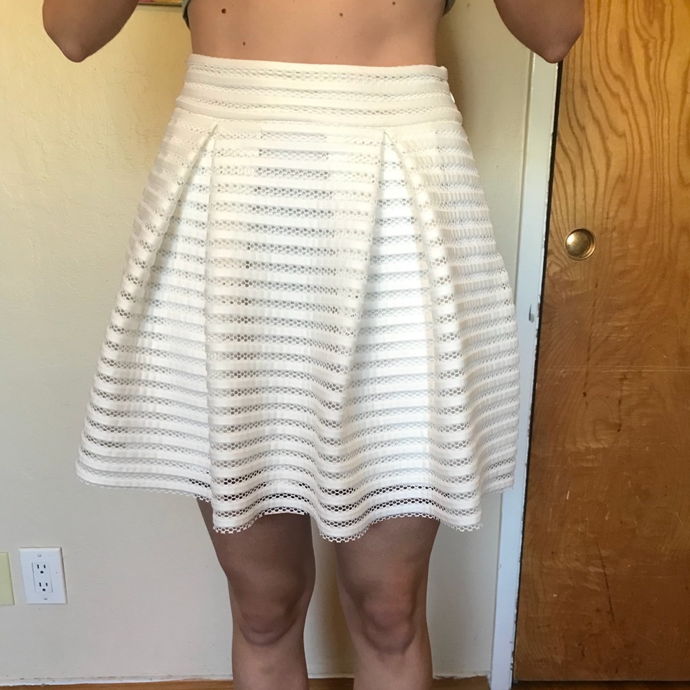 White flow skirt BRAND NEW